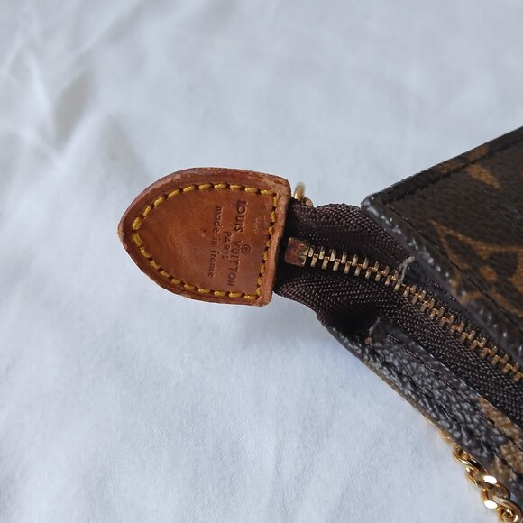 Louis Vuitton Accessory Zip Pouch w/ Removable Chain - Picture 10 of 16